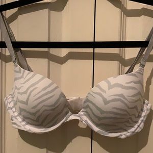 32B Victoria’s Secret Campus Push-Up Bra